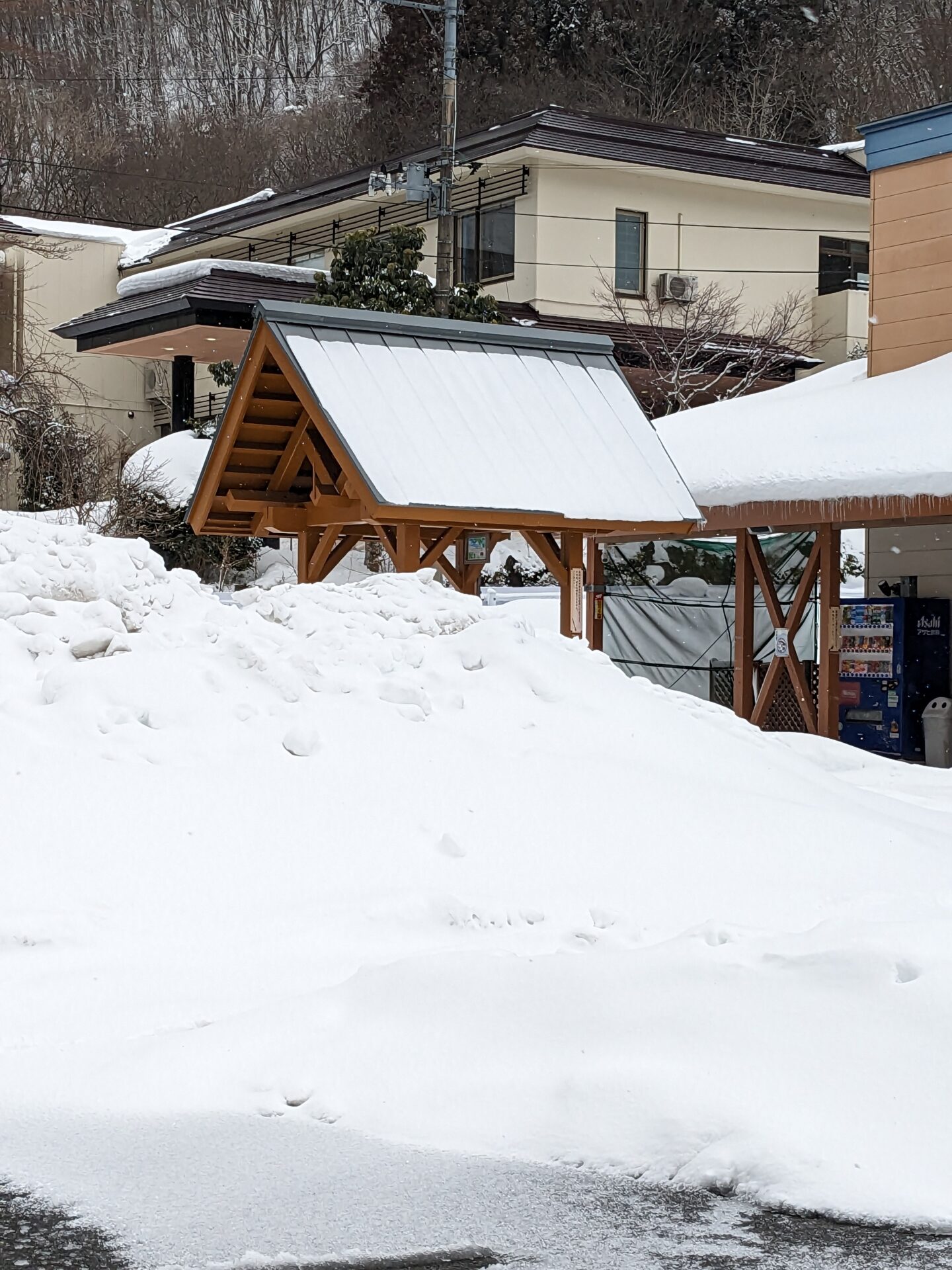 You are currently viewing 足湯　冬季期間お休みのお知らせ